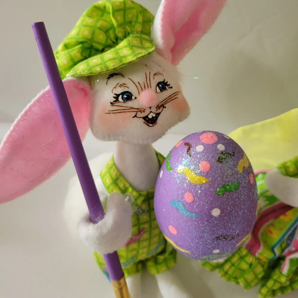 Annalee Easter Bunny With Paint Brush And Egg 2008 Green Lavender